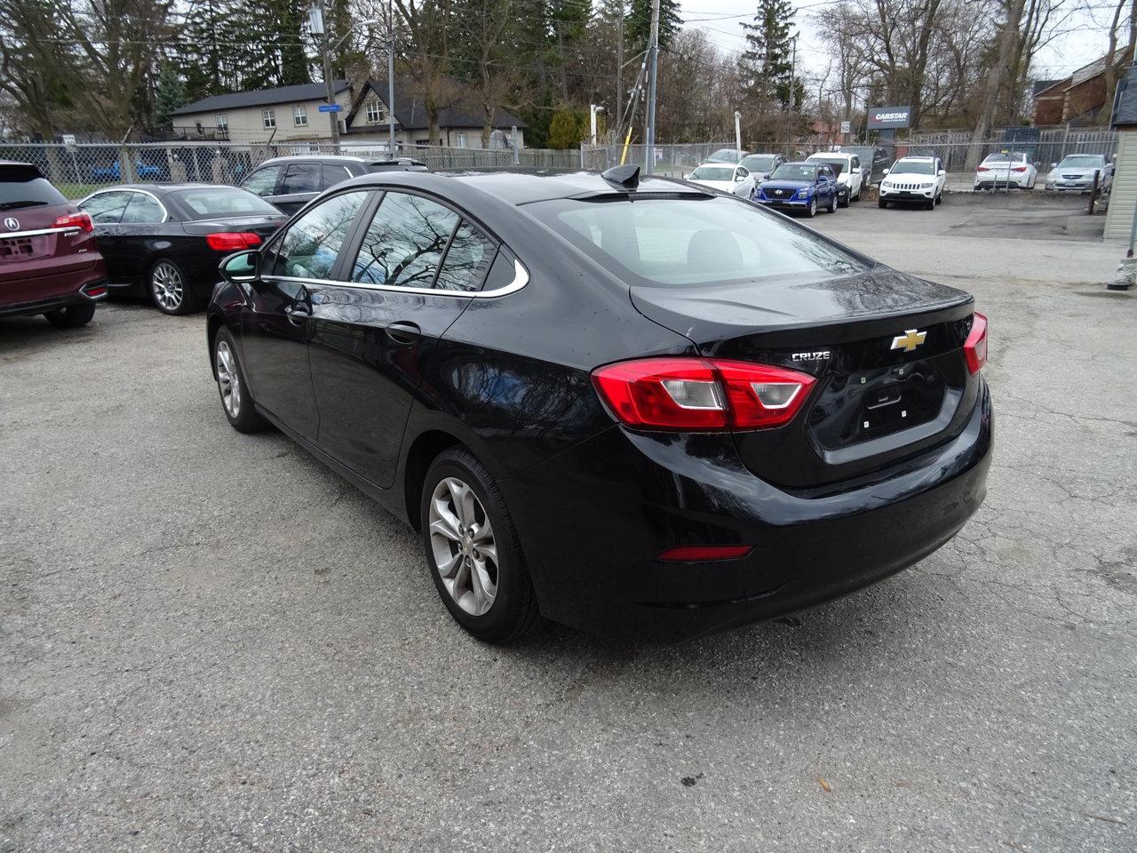 2019 Chevrolet Cruze LT - Photo #8