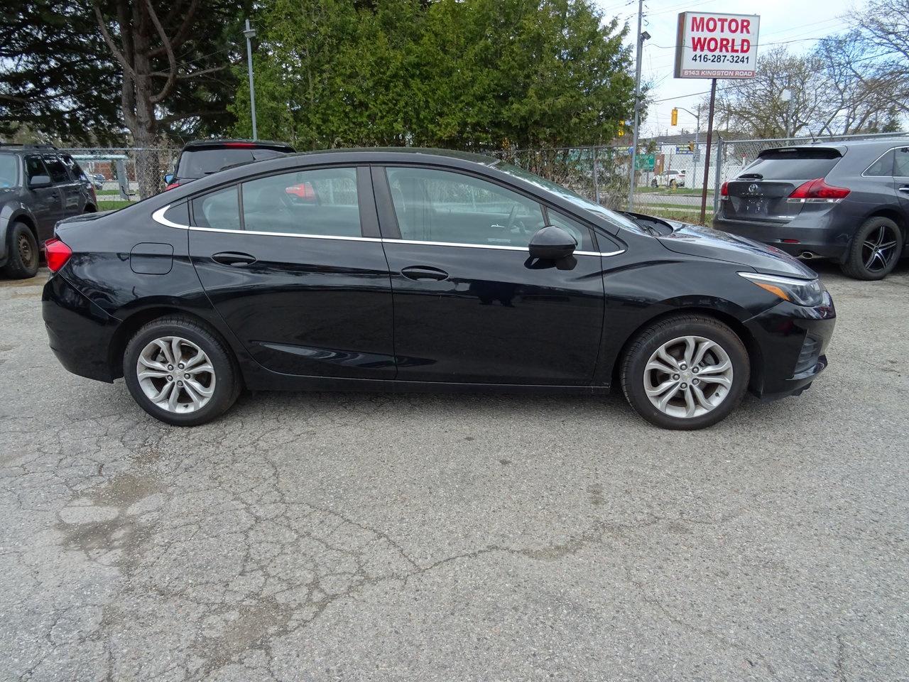 2019 Chevrolet Cruze LT - Photo #5