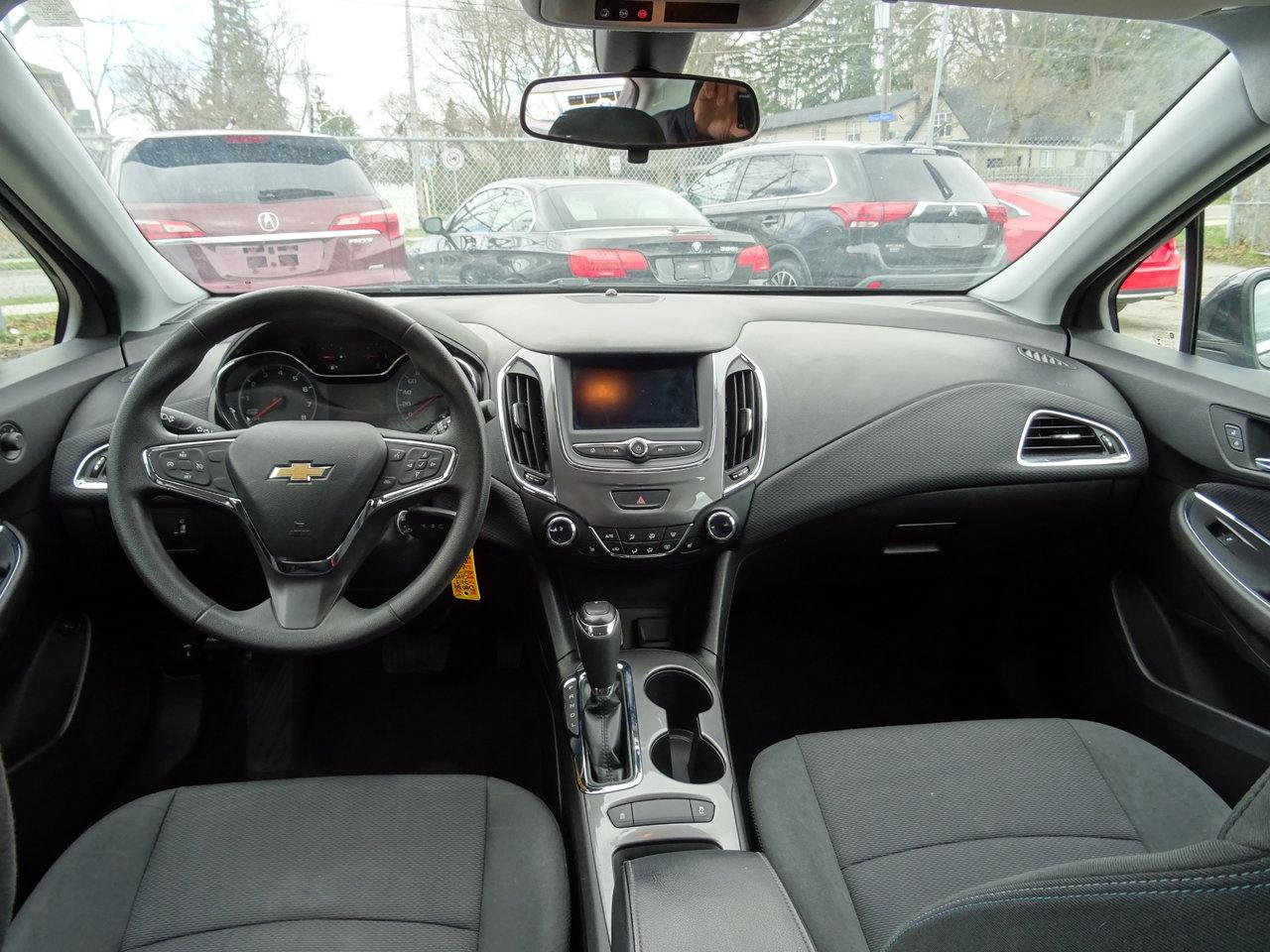 2019 Chevrolet Cruze LT - Photo #14