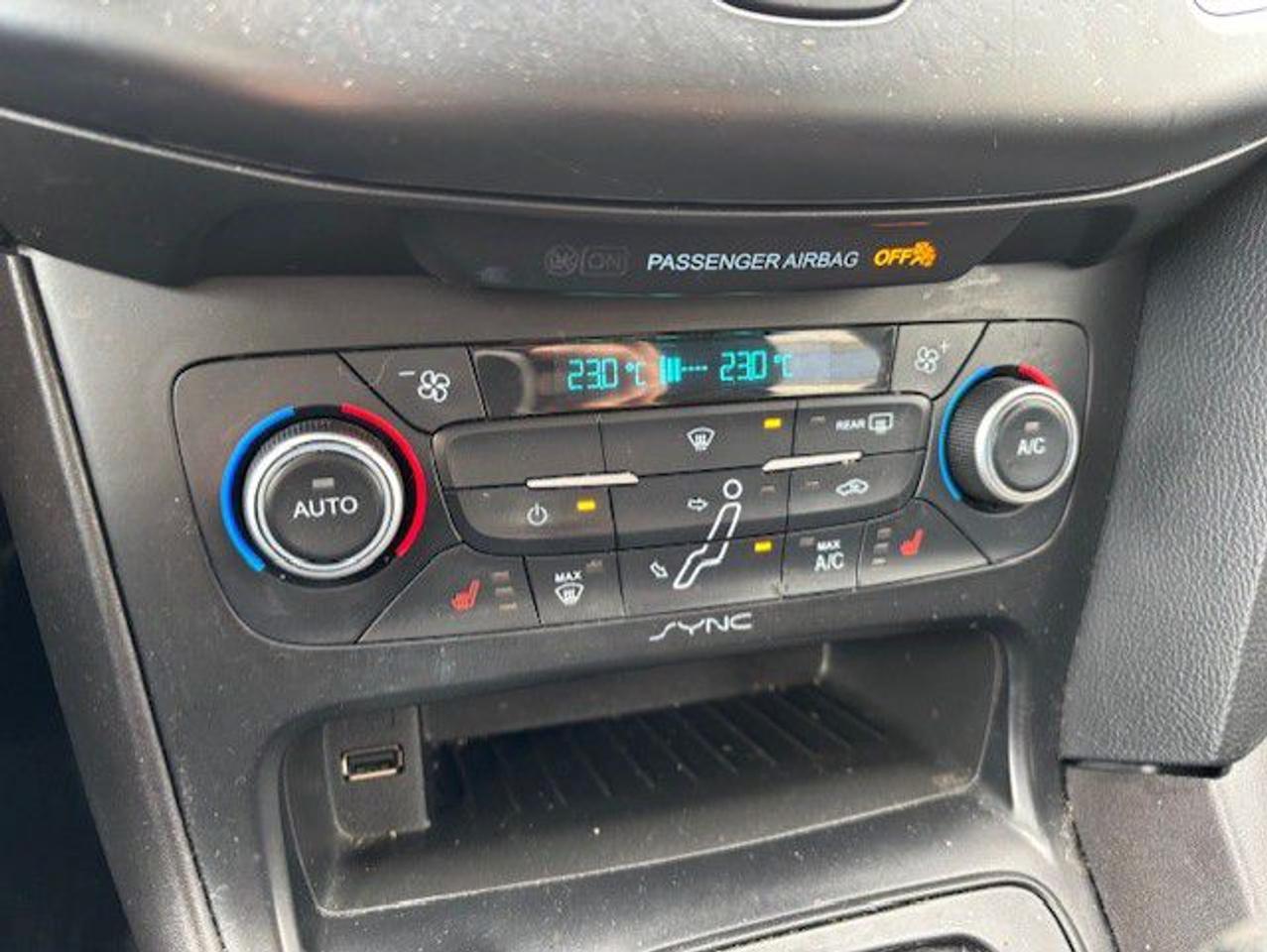 2018 Ford Focus SE-AUTO-ONLY 55,000KM-CAMERA-HEATED SEATS/STEERING Photo
