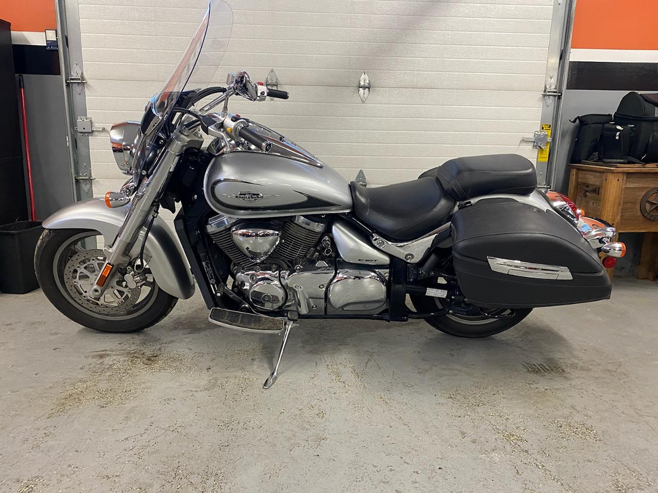 2019 Suzuki Boulevard c90t - Photo #3