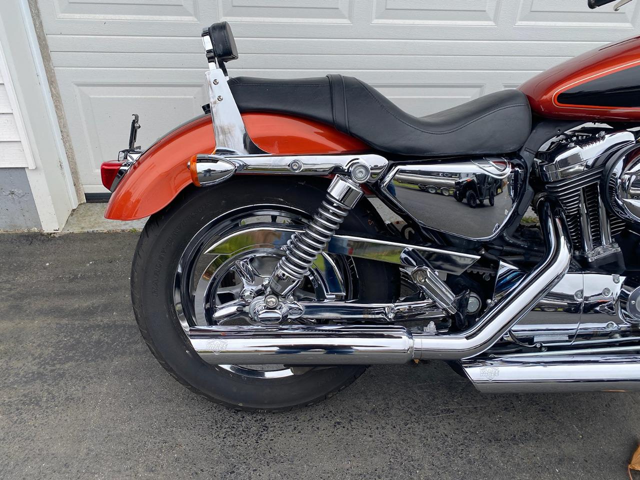 2011 Harley-Davidson Sportster 1200 Custom - Photo #4