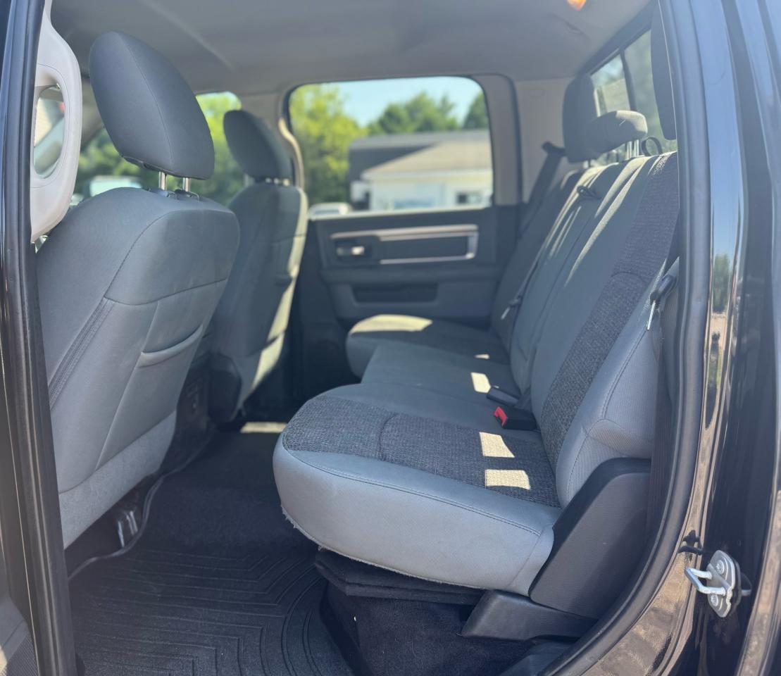 2017 RAM 2500 4WD CREW CAB 149" SLT Photo12