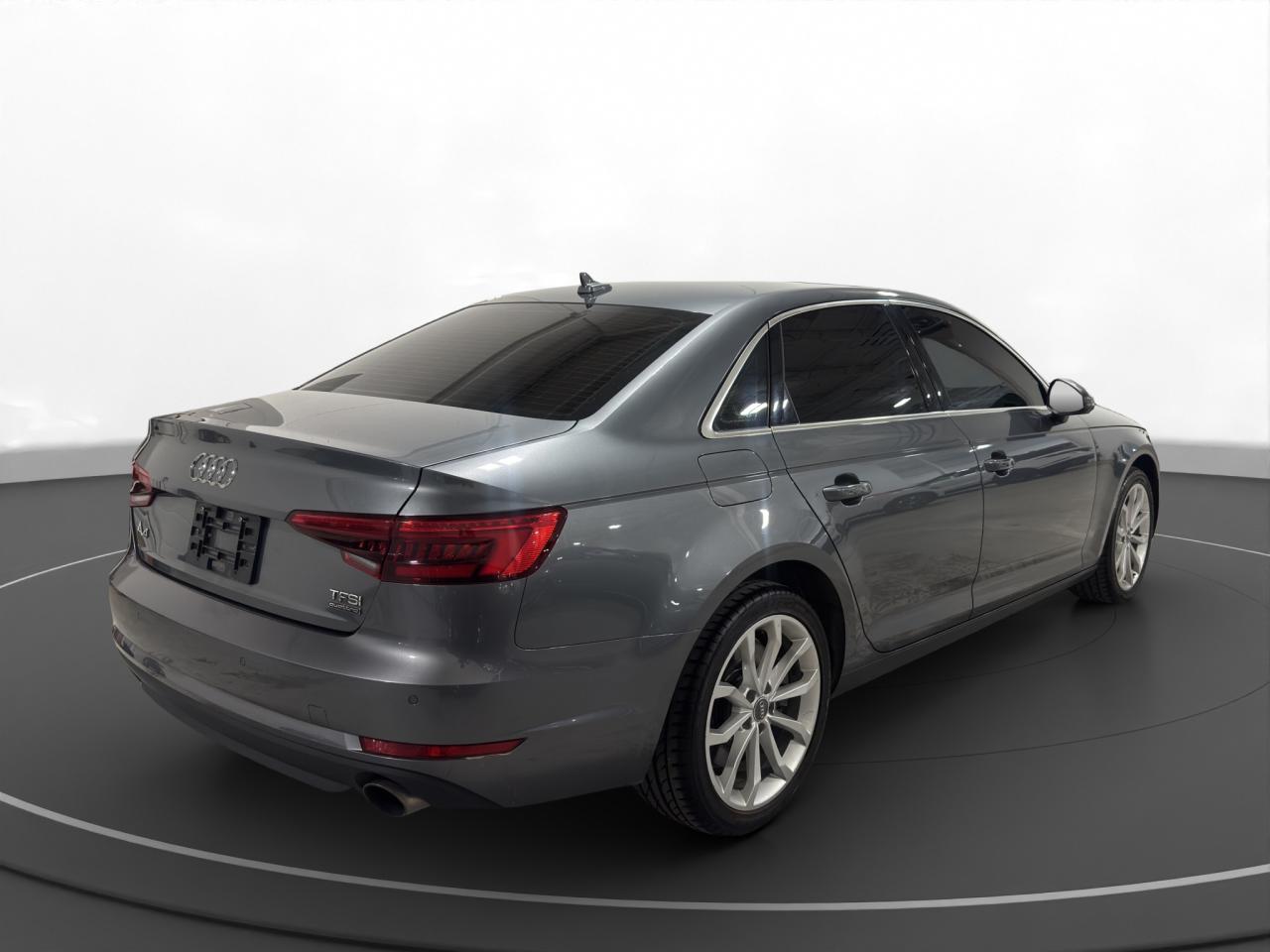 2017 Audi A4 2.0T Progressiv quattro Sedan - Photo #6