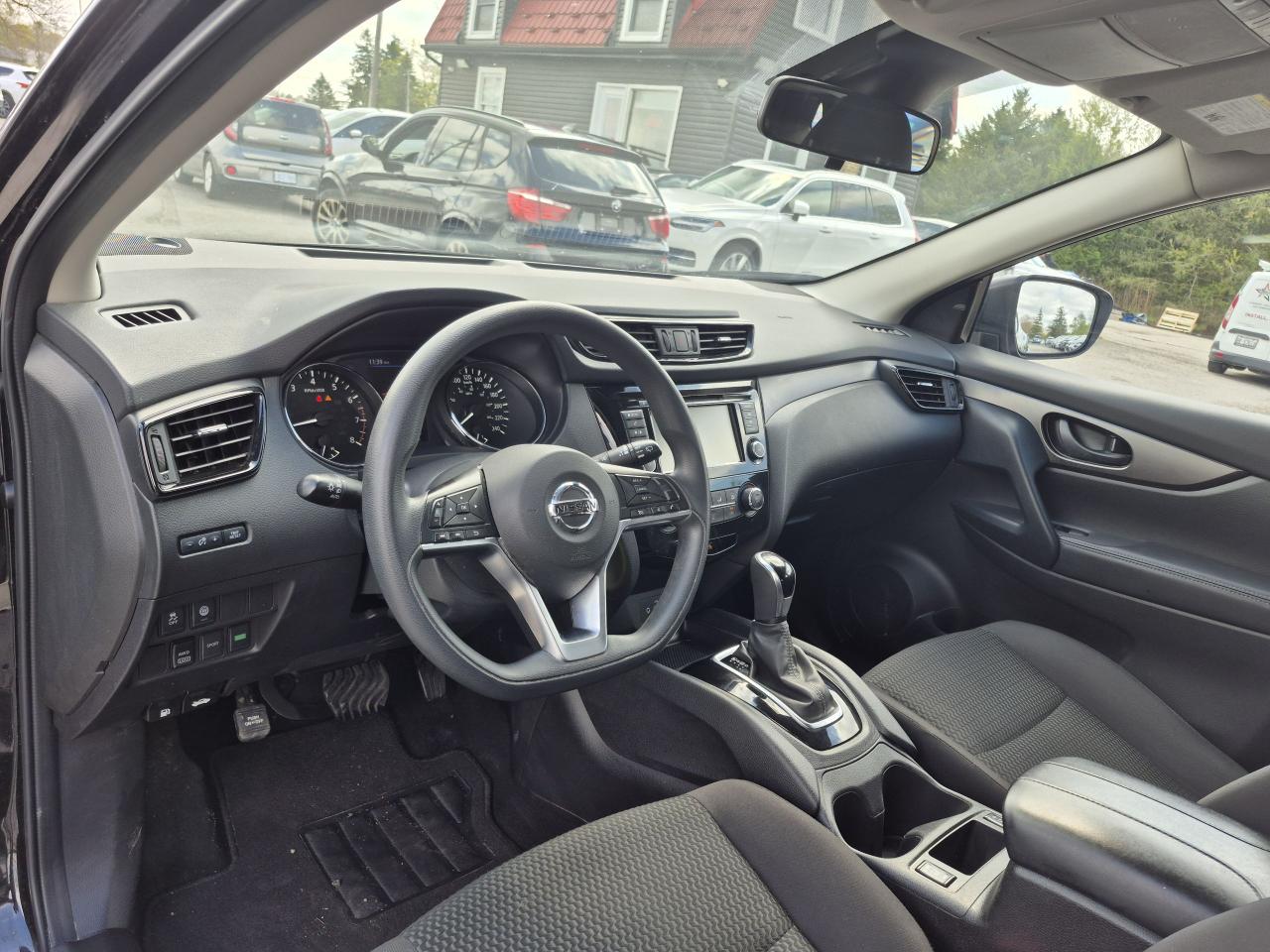 2020 Nissan Qashqai SV Photo10