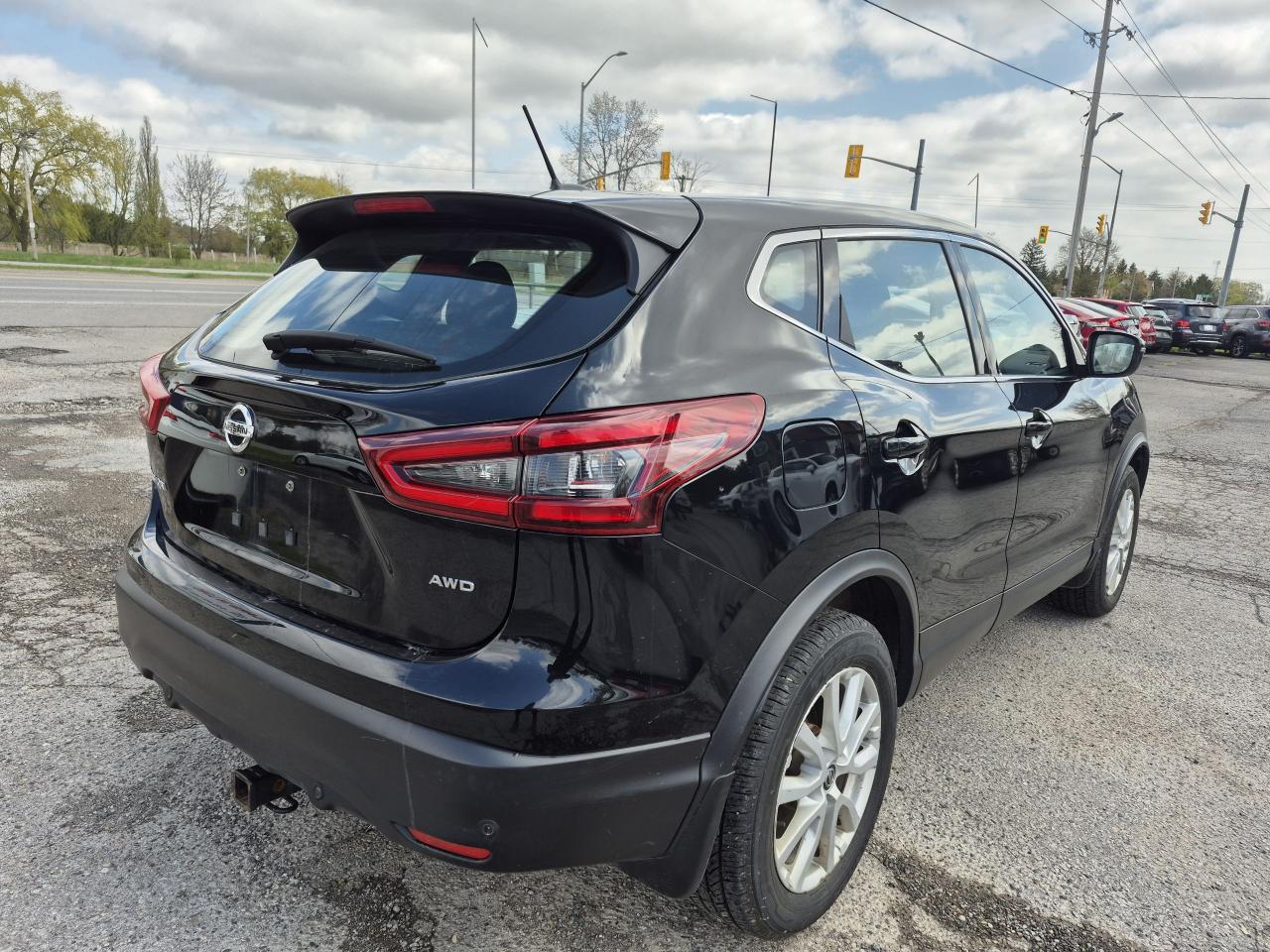 2020 Nissan Qashqai SV Photo3