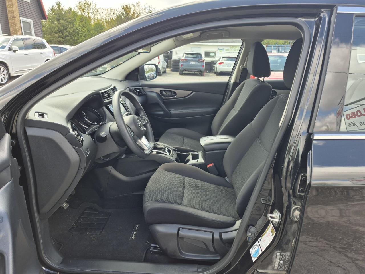 2020 Nissan Qashqai SV Photo9