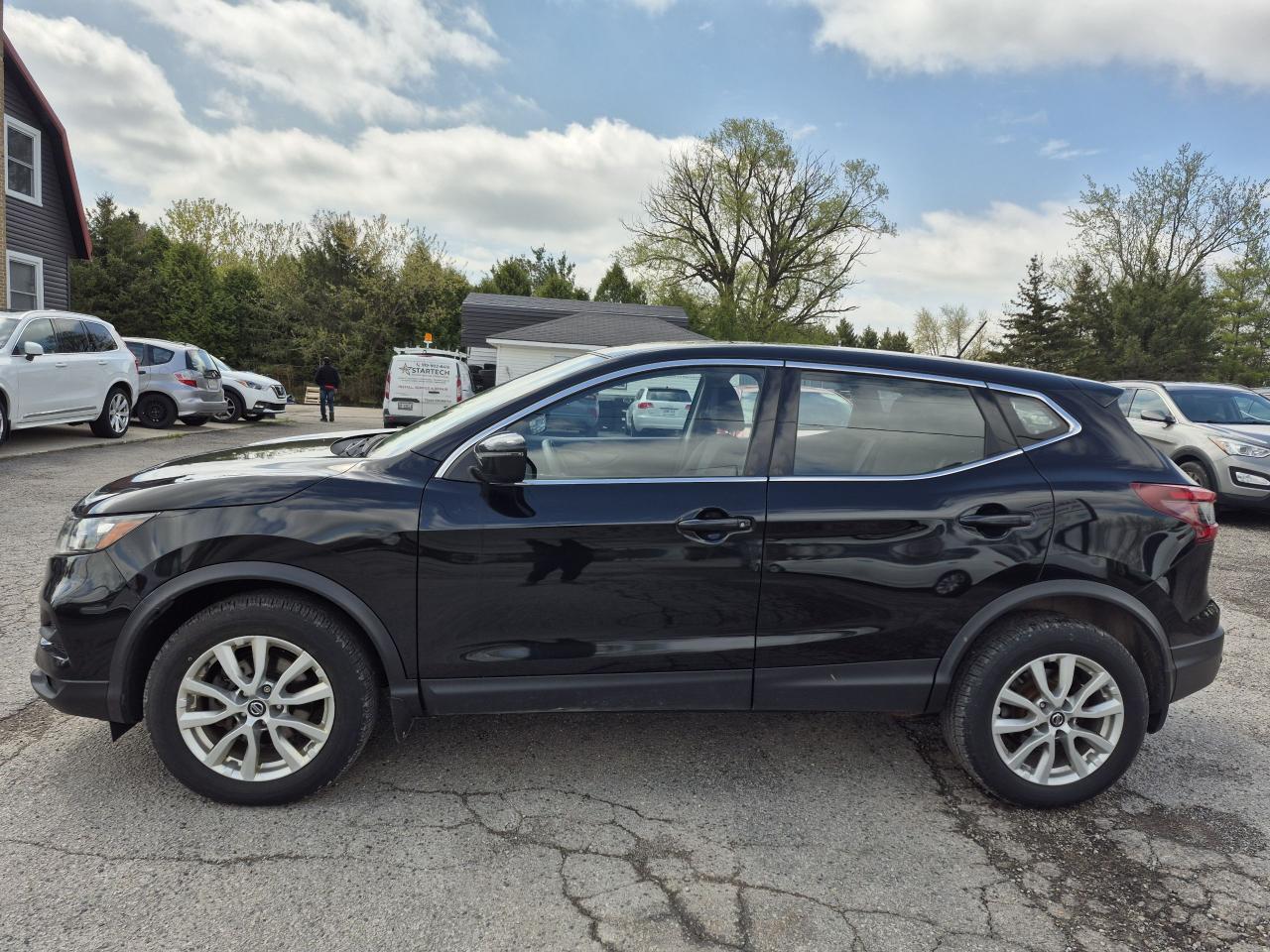 2020 Nissan Qashqai SV Photo6