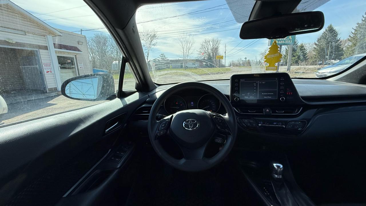 2019 Toyota C-HR LE - Photo #12