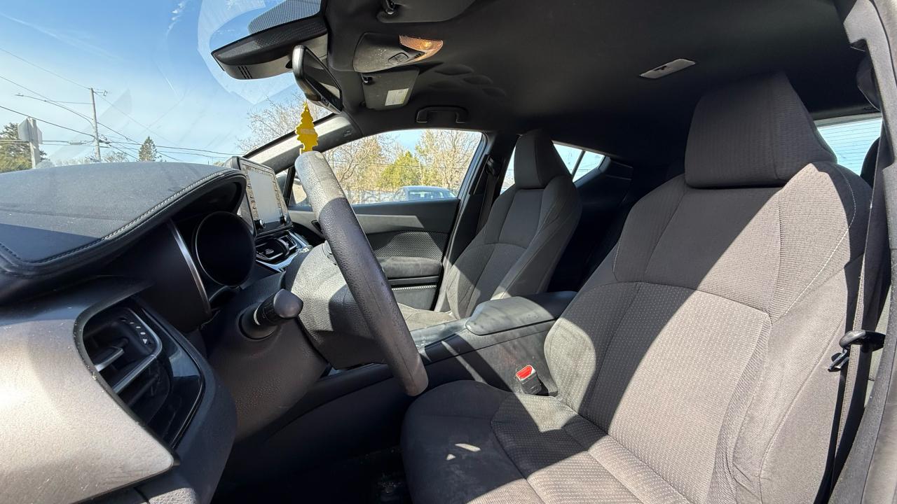 2019 Toyota C-HR LE - Photo #9