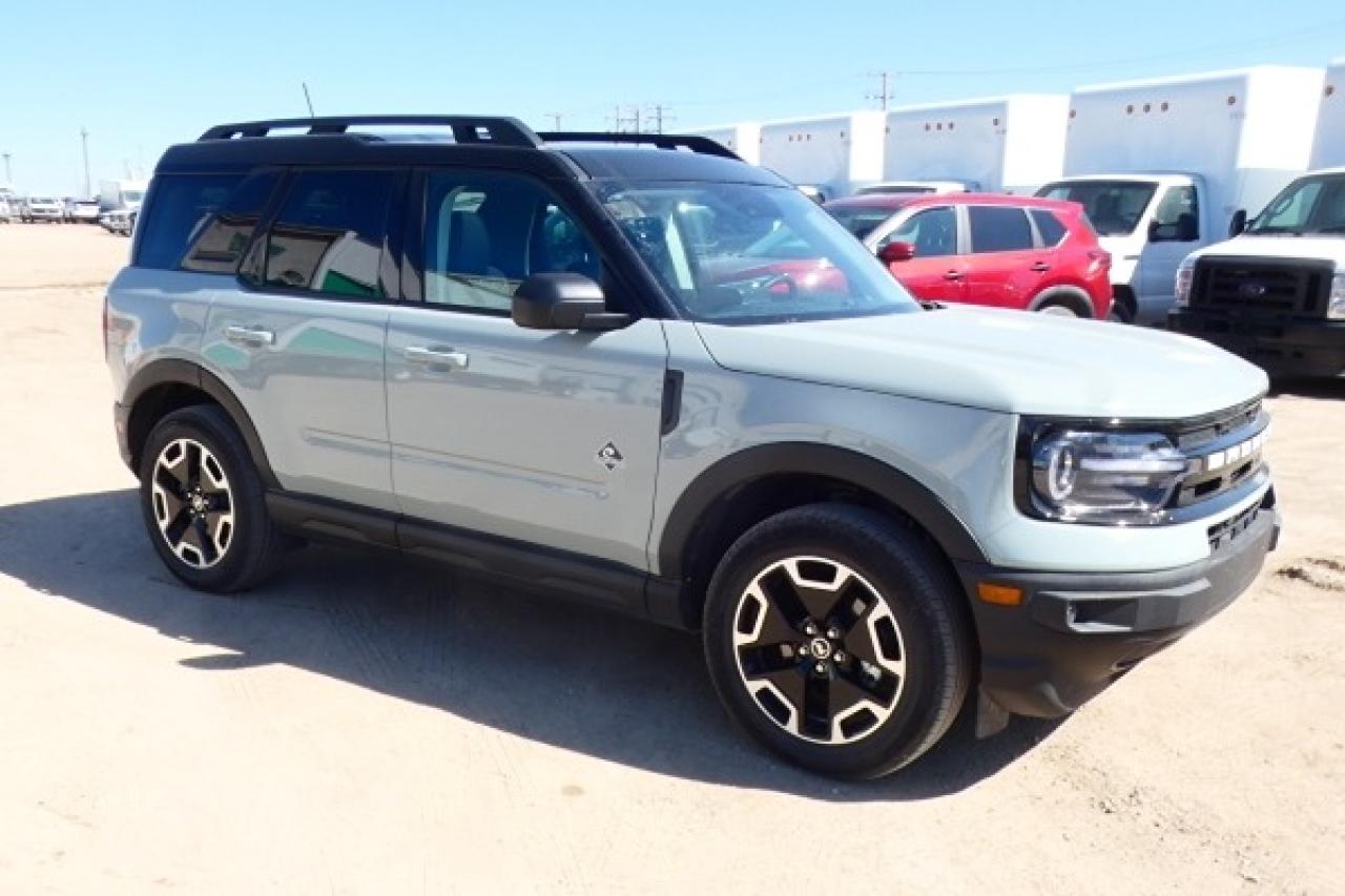 2024 Ford Bronco Sport Outer Banks 4x4 w/Htd L.wrap, S/R, BUC - Photo #4