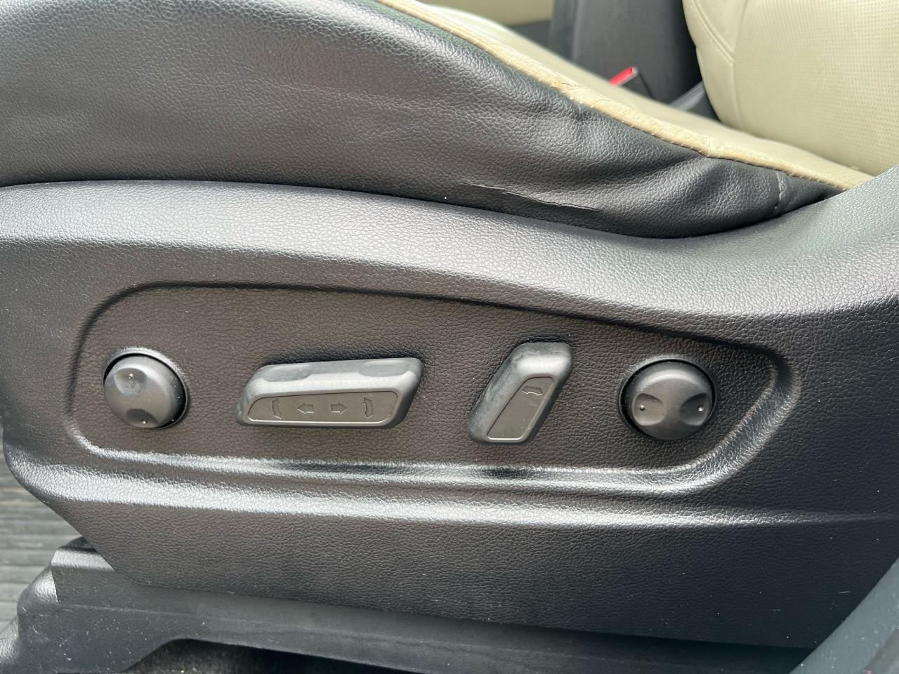 2015 Kia Rondo AUTO 7PASS NAVI SUNROOF BACKUP CAM HEATED SEATS - Photo #17
