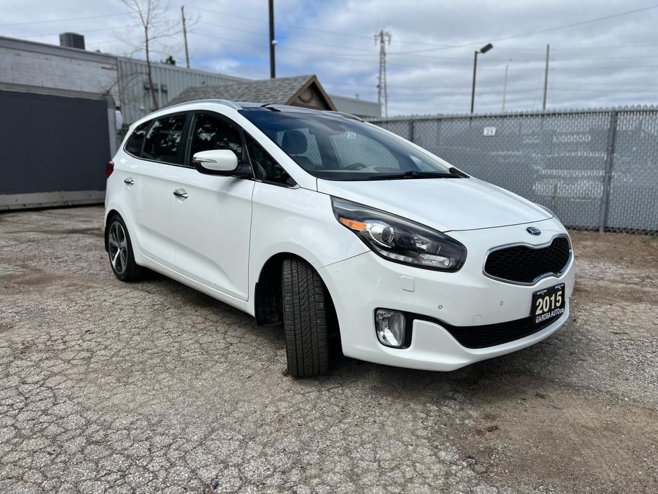 2015 Kia Rondo AUTO 7PASS NAVI SUNROOF BACKUP CAM HEATED SEATS - Photo #7