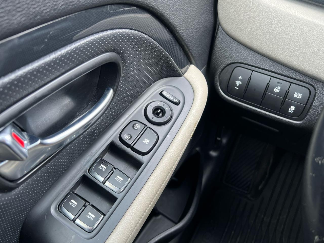 2015 Kia Rondo AUTO 7PASS NAVI SUNROOF BACKUP CAM HEATED SEATS - Photo #18