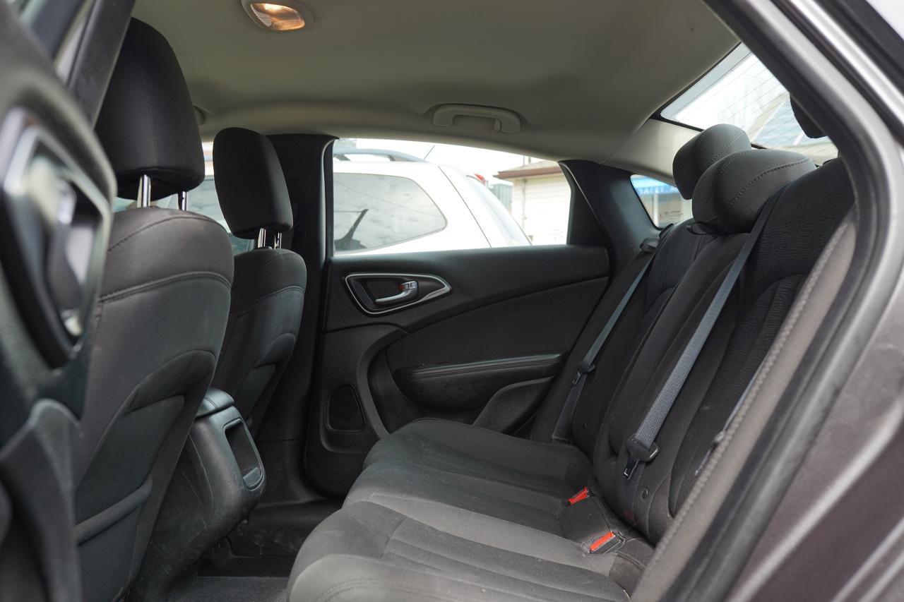 2016 Chrysler 200 4dr Sdn LX FWD - Photo #9