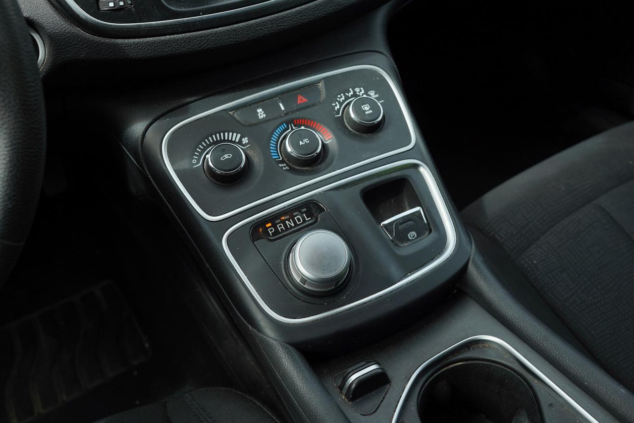 2016 Chrysler 200 4dr Sdn LX FWD - Photo #8