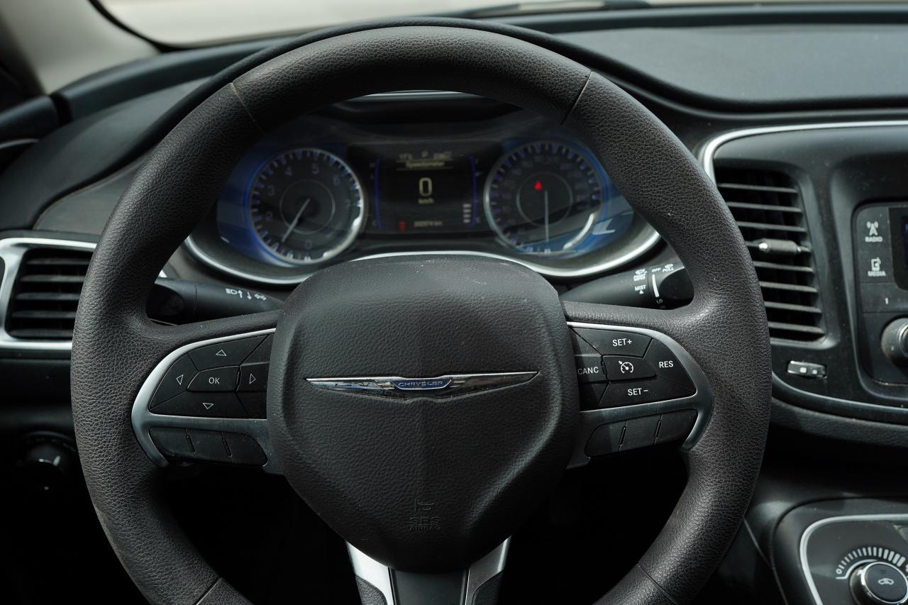 2016 Chrysler 200 4dr Sdn LX FWD - Photo #6