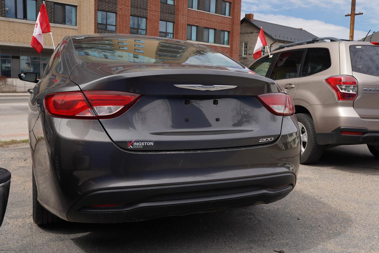 2016 Chrysler 200 4dr Sdn LX FWD - Photo #15