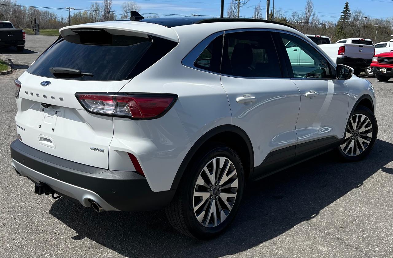 2022 Ford Escape Titanium - Photo #5