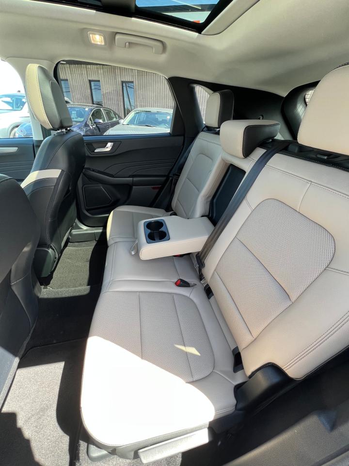 2022 Ford Escape Titanium - Photo #16