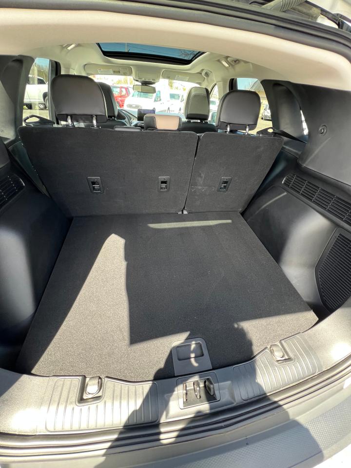 2022 Ford Escape Titanium - Photo #17
