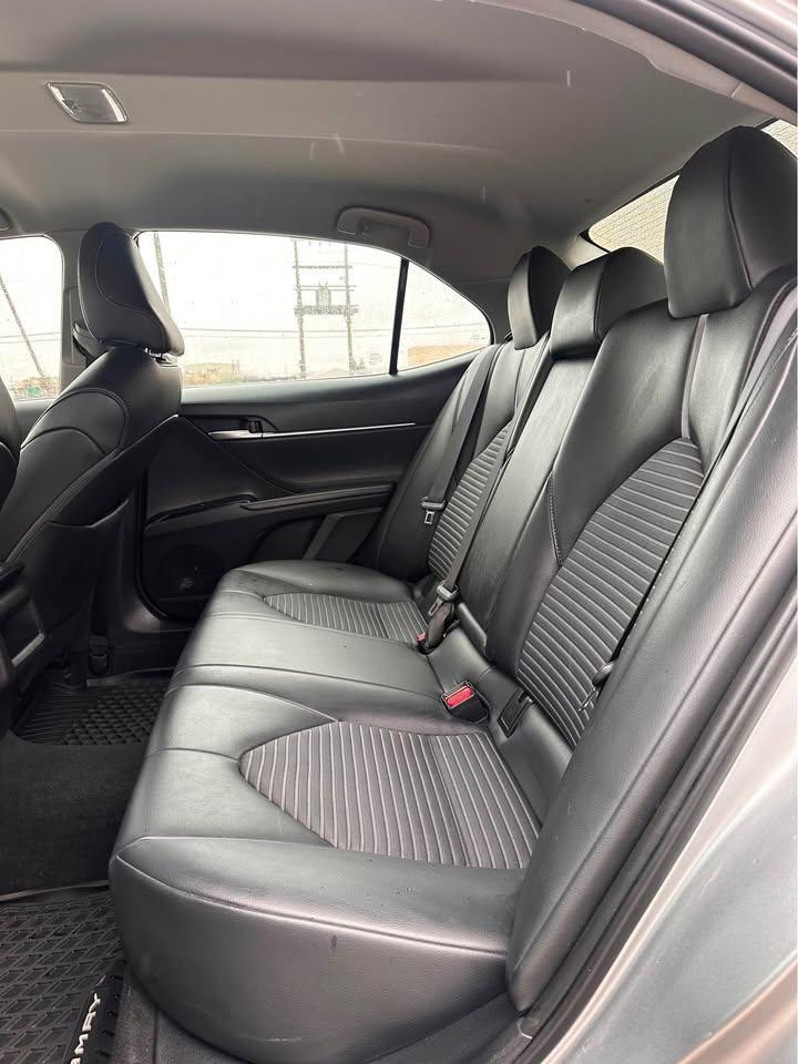 2019 Toyota Camry SE - Photo #8