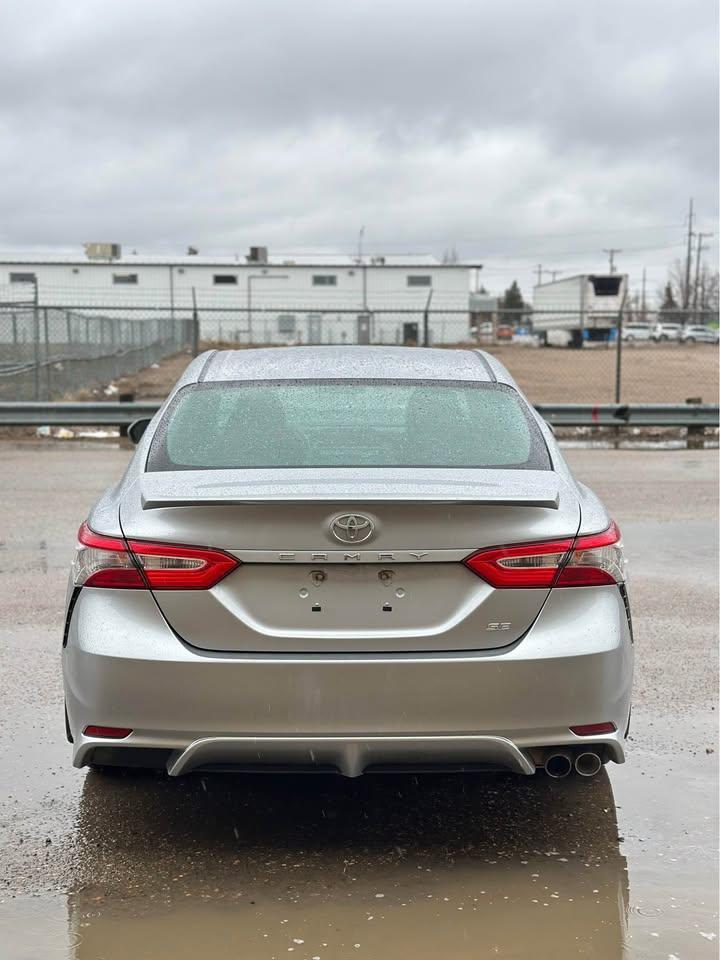 2019 Toyota Camry SE - Photo #5