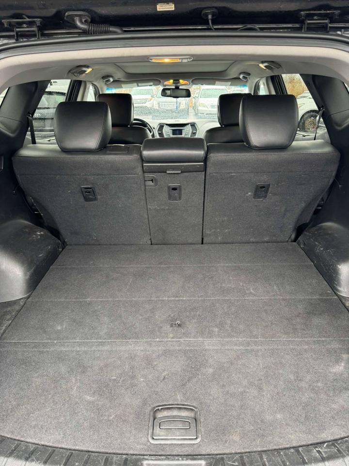 2013 Hyundai Santa Fe SE - Photo #9