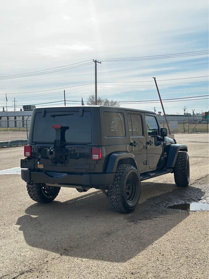2018 Jeep Wrangler Sahara - Photo #5