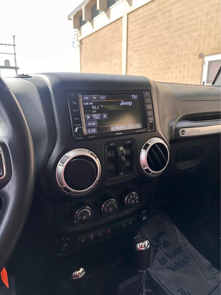 2018 Jeep Wrangler Sahara - Photo #11