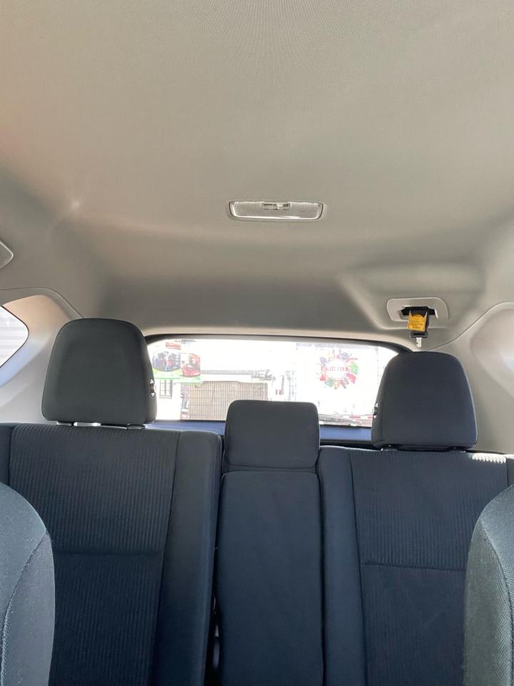 2017 Toyota RAV4 LE - Photo #11