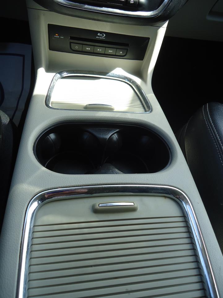 2016 Dodge Grand Caravan Crew Plus - Photo #9