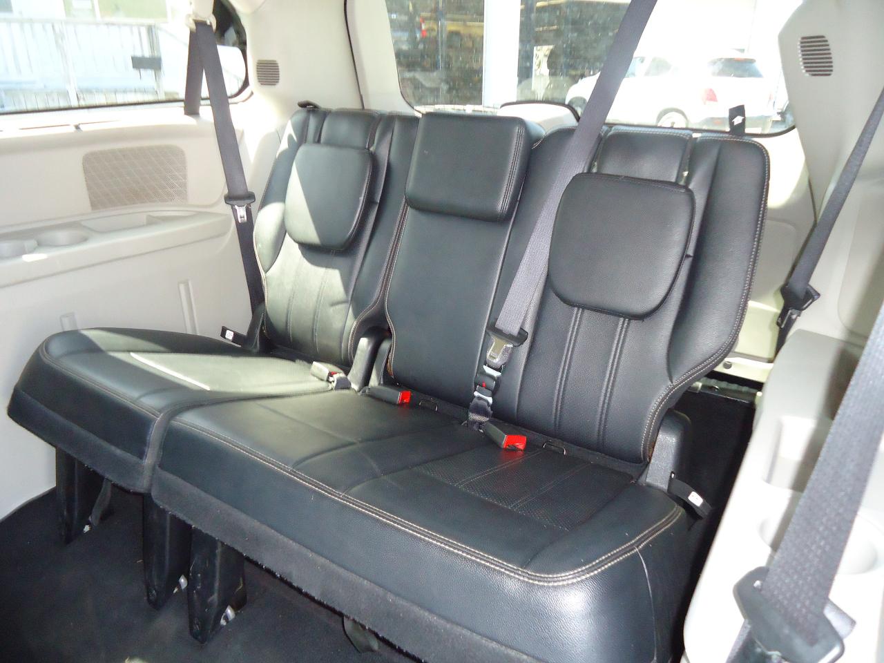 2016 Dodge Grand Caravan Crew Plus - Photo #8