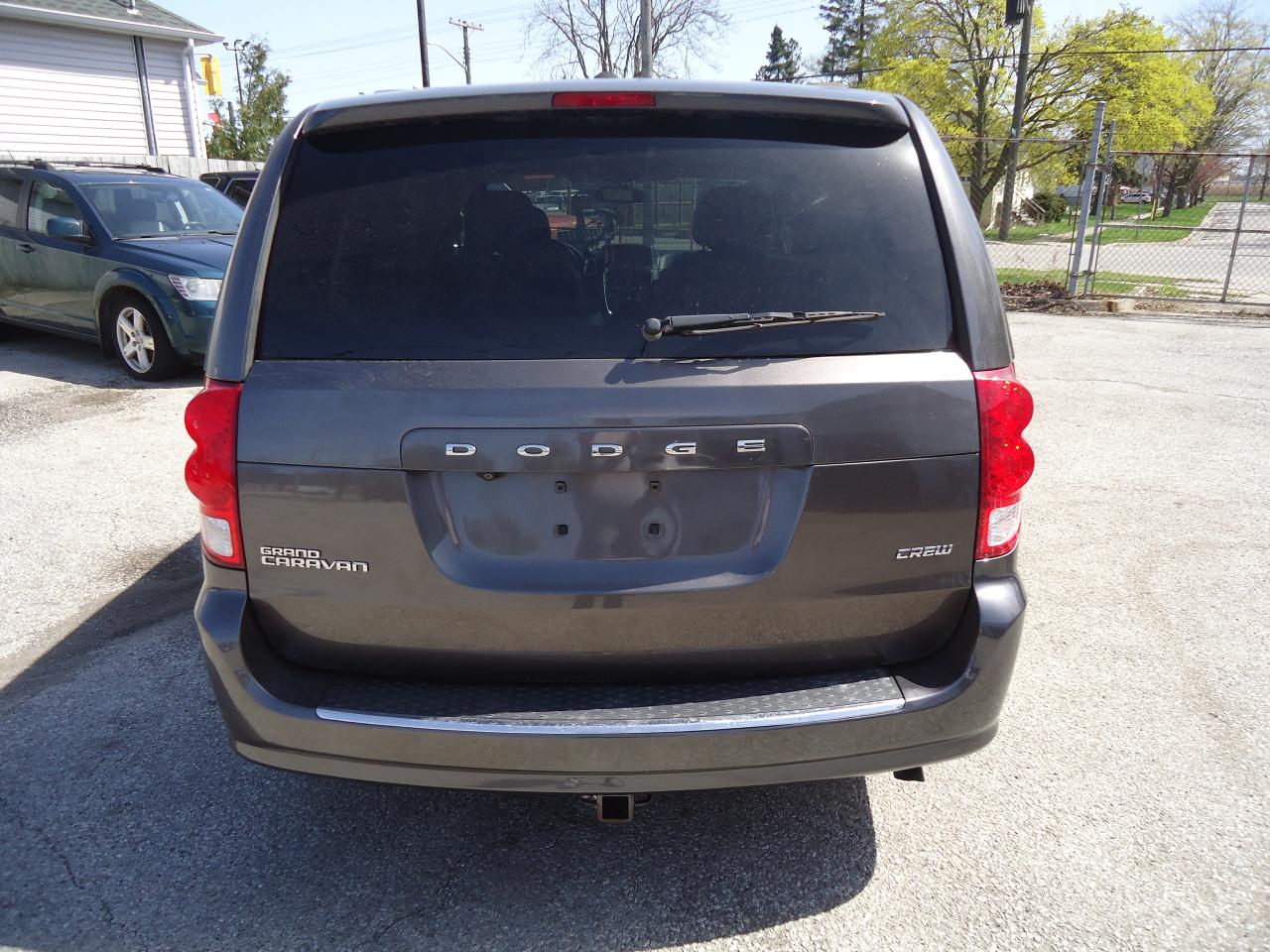 2016 Dodge Grand Caravan Crew Plus - Photo #4