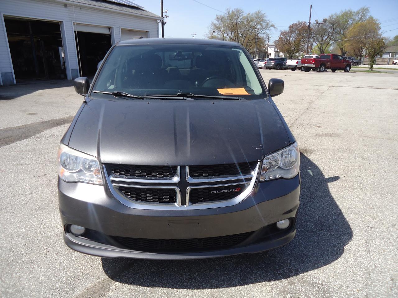 2016 Dodge Grand Caravan Crew Plus - Photo #3