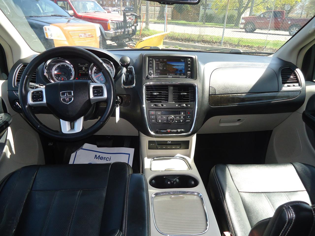 2016 Dodge Grand Caravan Crew Plus - Photo #5