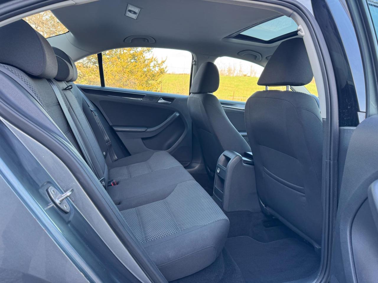 2016 Volkswagen Jetta 1.8T Sport Photo24