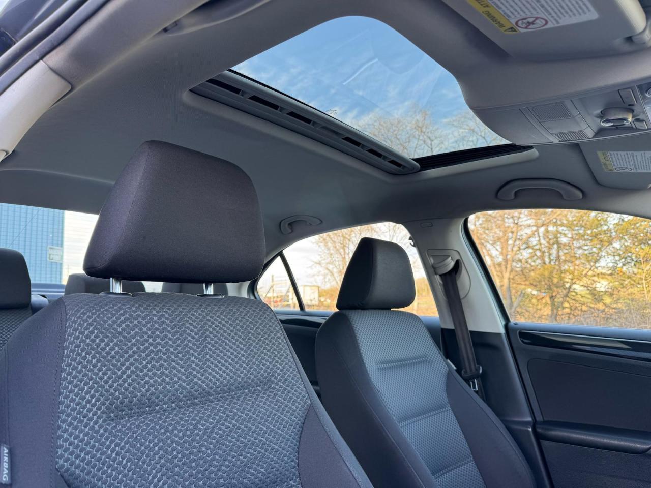 2016 Volkswagen Jetta 1.8T Sport Photo9