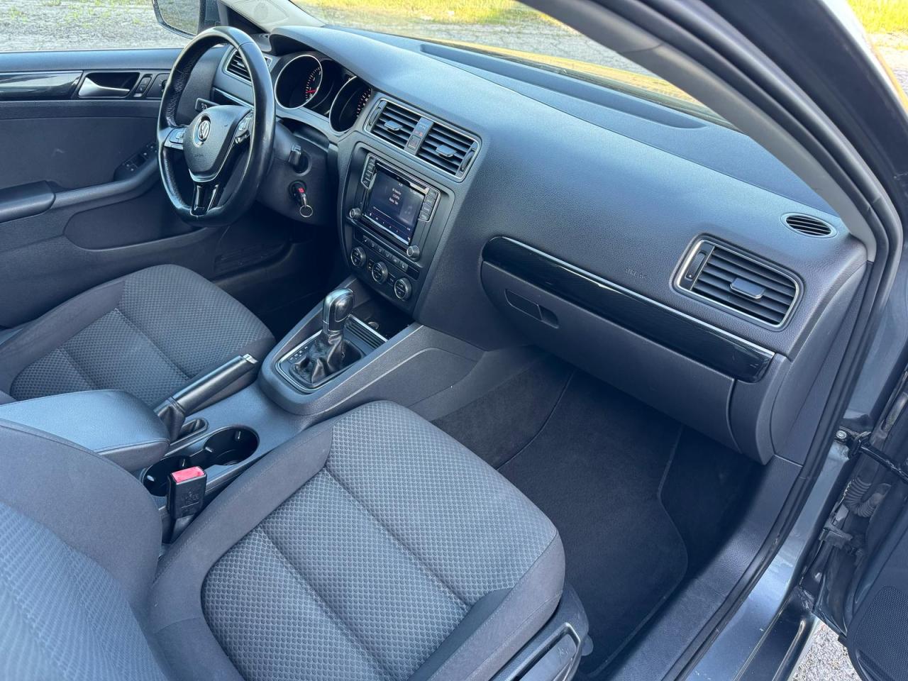 2016 Volkswagen Jetta 1.8T Sport Photo7
