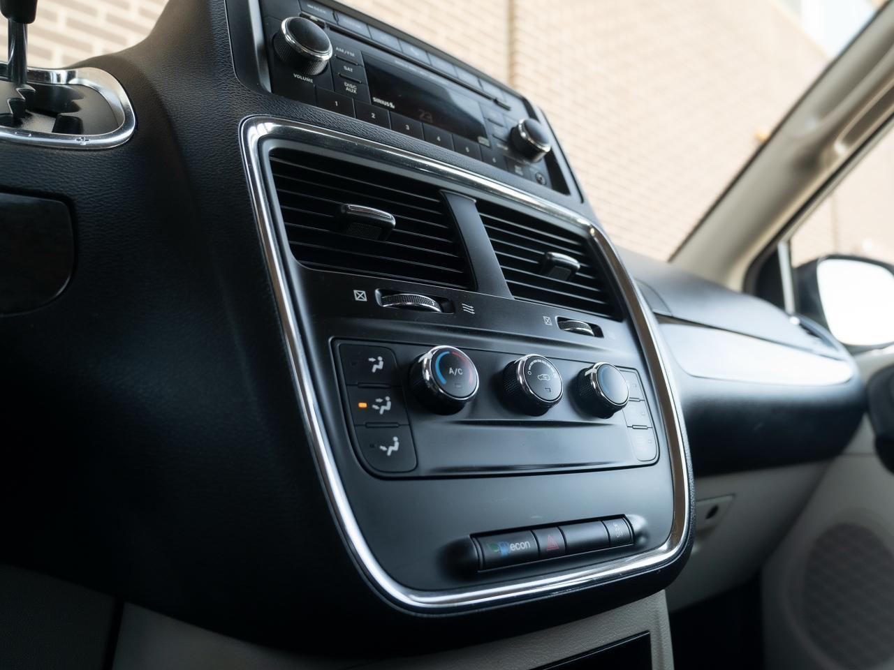 2019 Dodge Grand Caravan SE - Photo #14