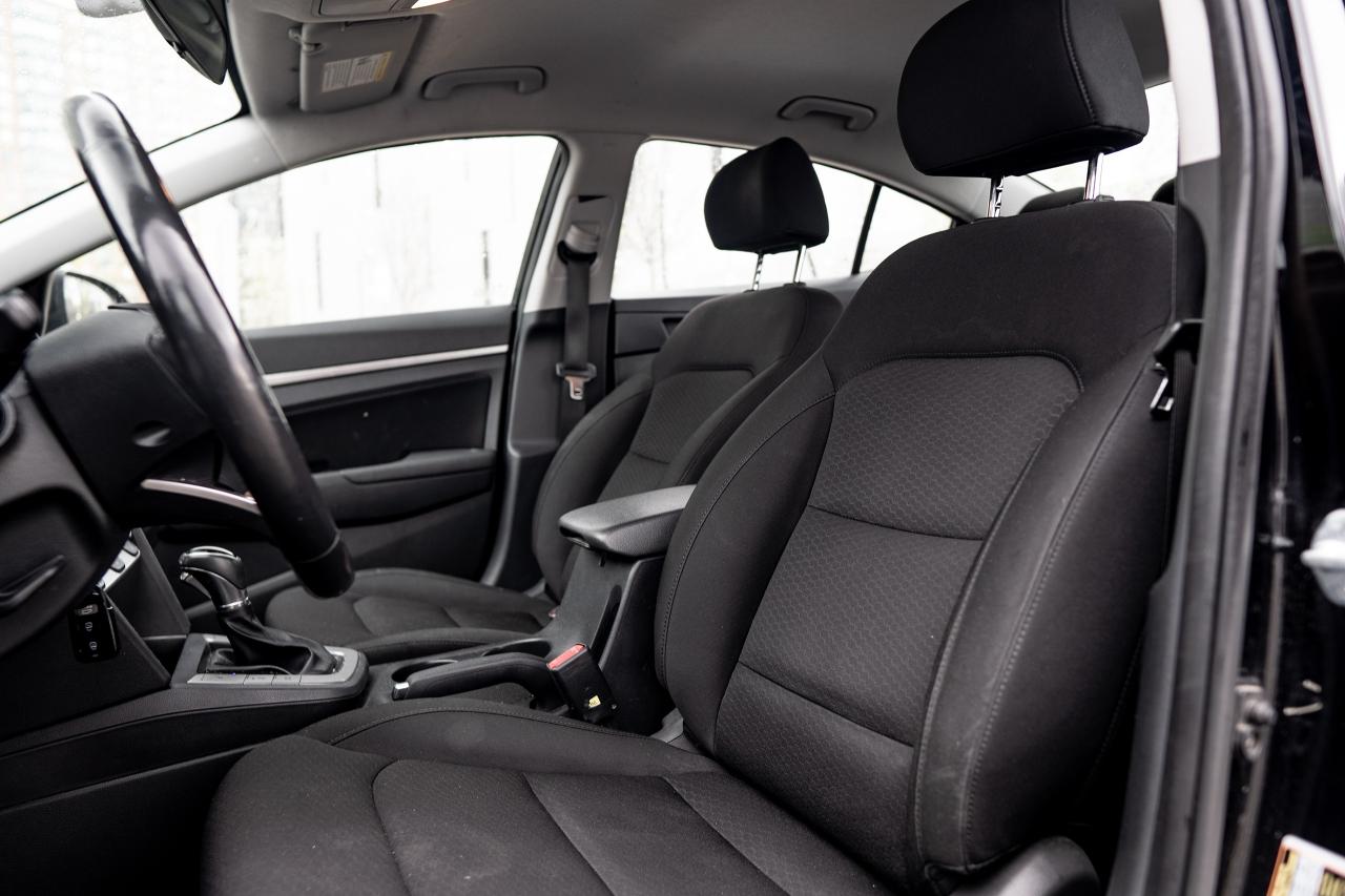 2020 Hyundai Elantra Preferred | NO ACCIDENT | CLEAN CARFAX | - Photo #8