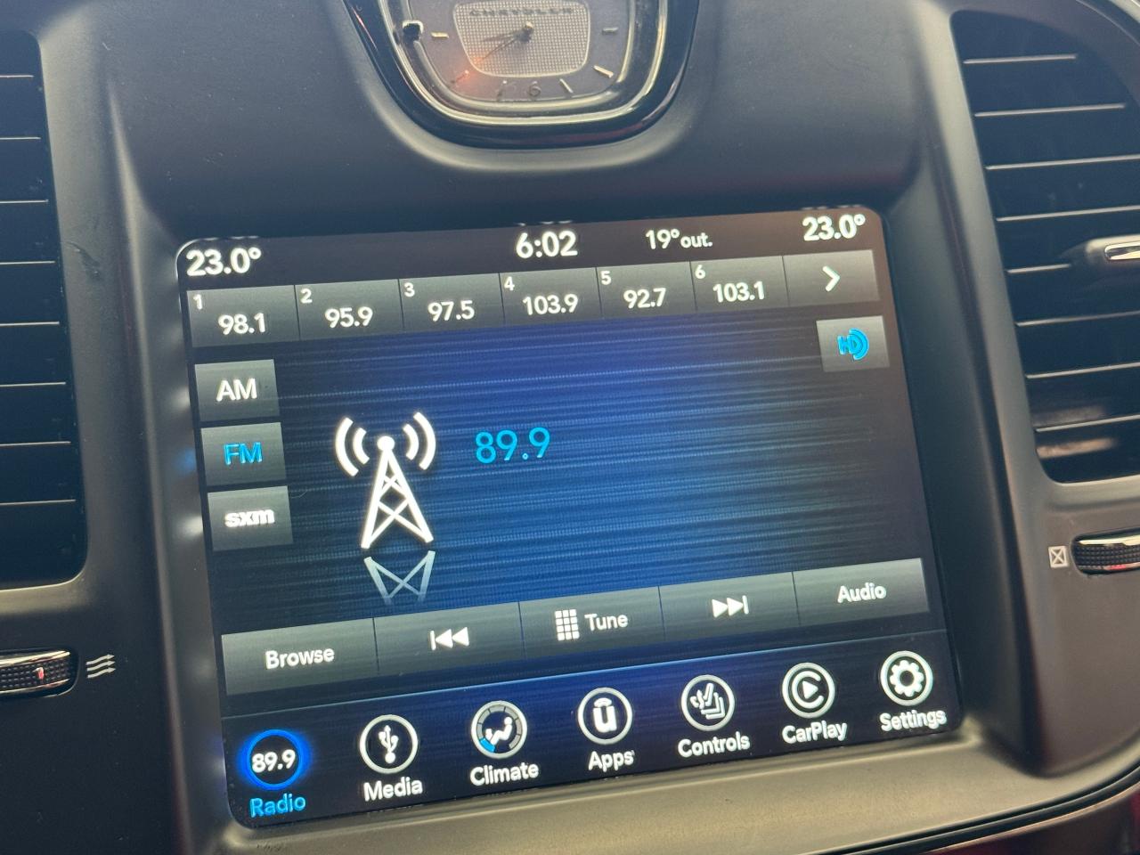 2019 Chrysler 300 300S+New Brakes+ApplePlay+Camera+Remote Start Photo92
