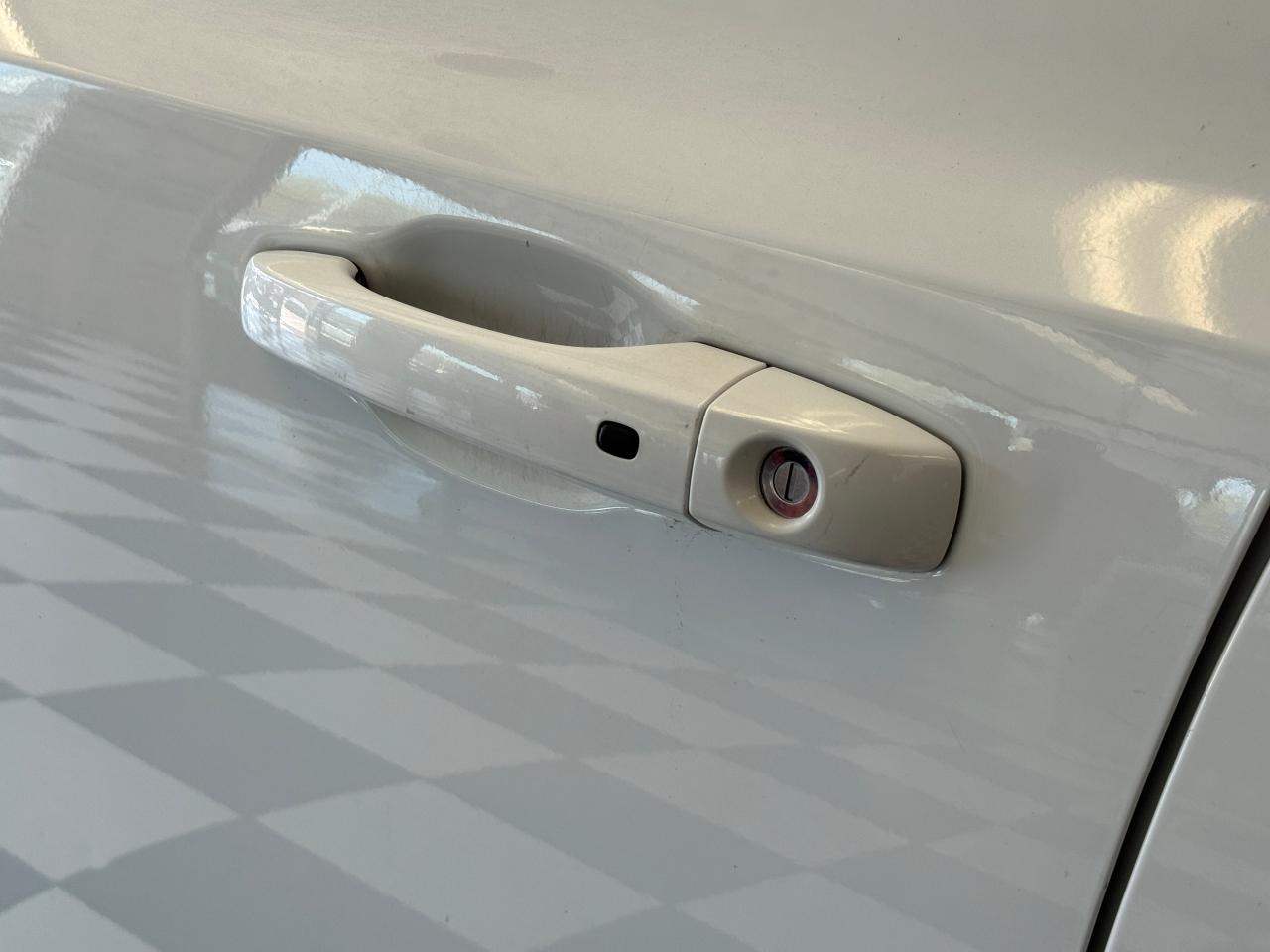 2019 Chrysler 300 300S+New Brakes+ApplePlay+Camera+Remote Start Photo57