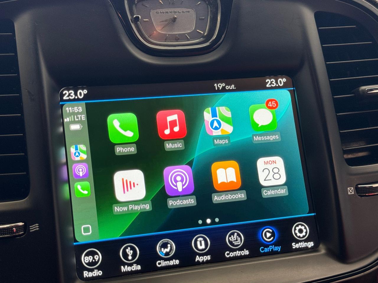 2019 Chrysler 300 300S+New Brakes+ApplePlay+Camera+Remote Start Photo89