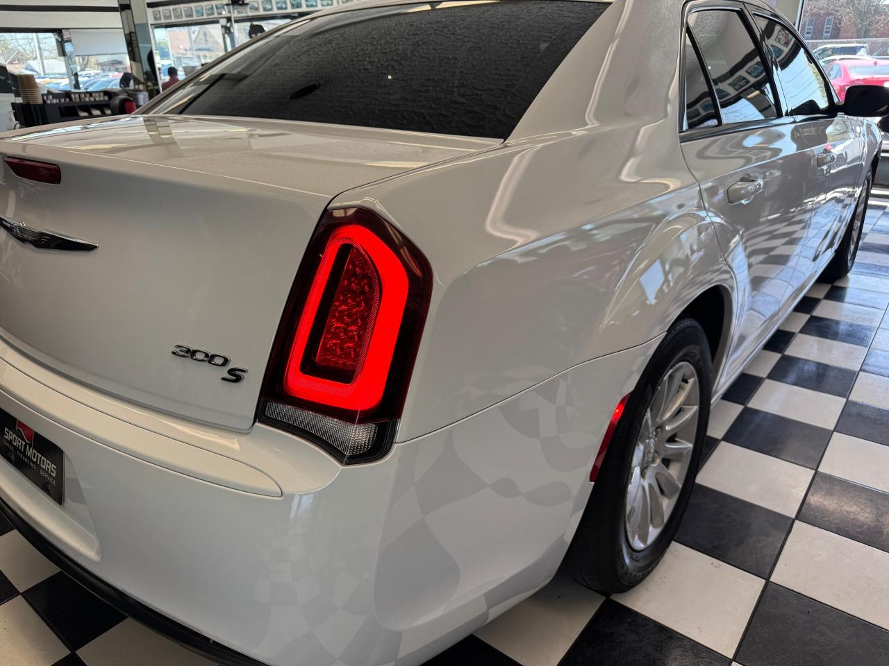 2019 Chrysler 300 300S+New Brakes+ApplePlay+Camera+Remote Start Photo100