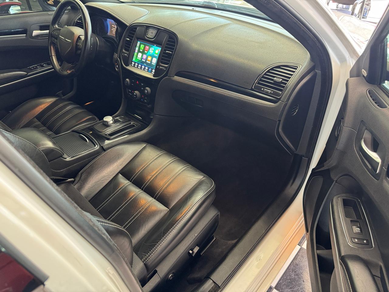 2019 Chrysler 300 300S+New Brakes+ApplePlay+Camera+Remote Start Photo21