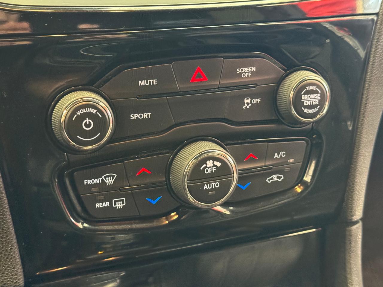 2019 Chrysler 300 300S+New Brakes+ApplePlay+Camera+Remote Start Photo33