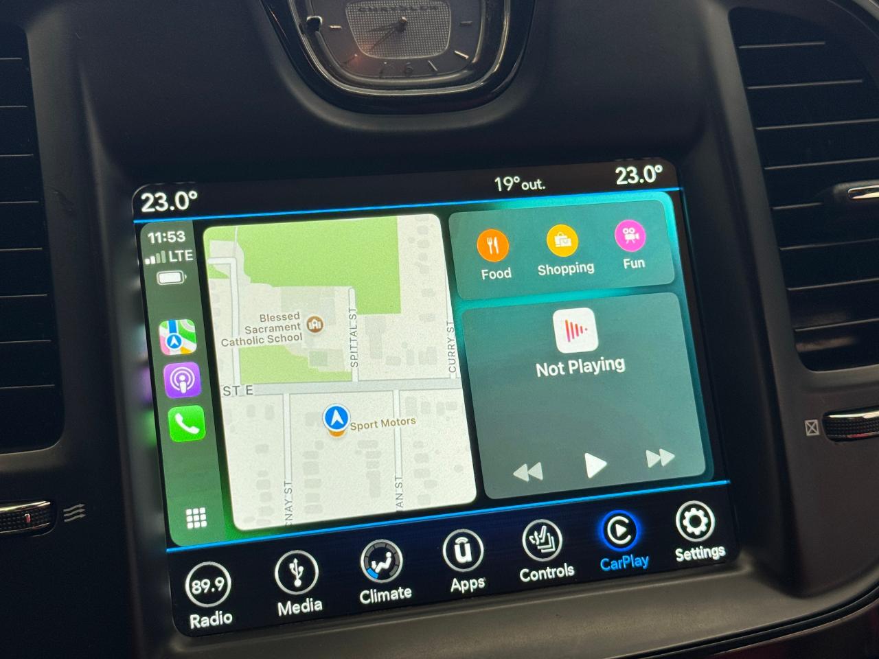 2019 Chrysler 300 300S+New Brakes+ApplePlay+Camera+Remote Start Photo28