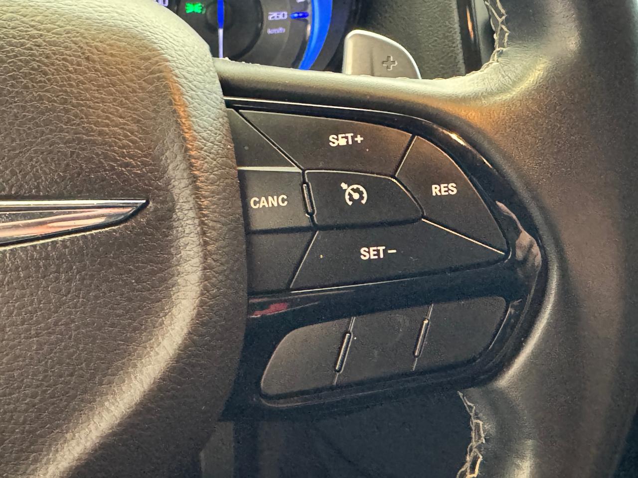 2019 Chrysler 300 300S+New Brakes+ApplePlay+Camera+Remote Start Photo104