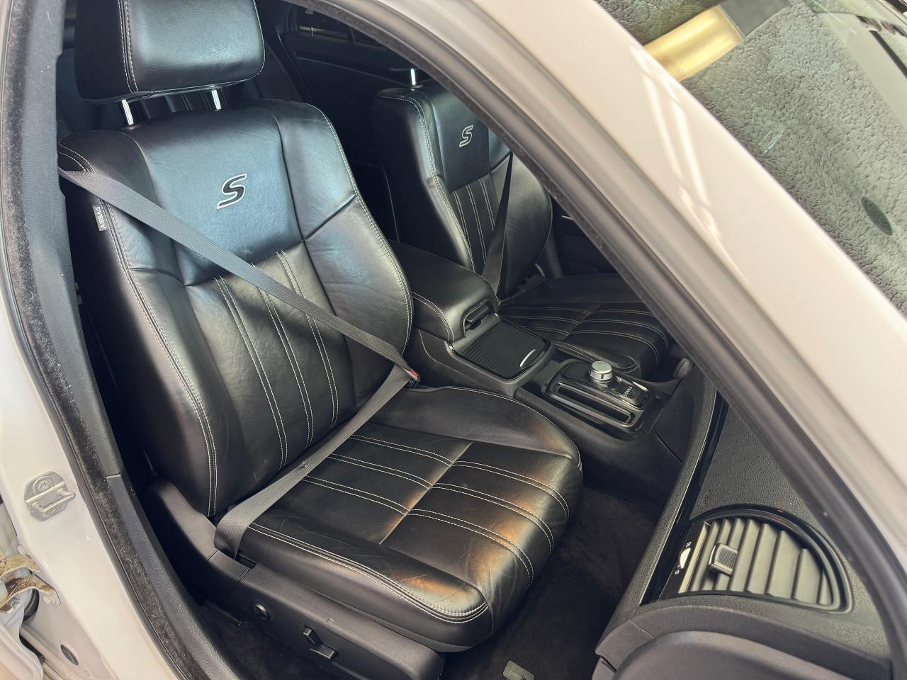 2019 Chrysler 300 300S+New Brakes+ApplePlay+Camera+Remote Start Photo85